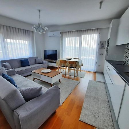 Luxury Sky View Apartment Priștina Exterior foto