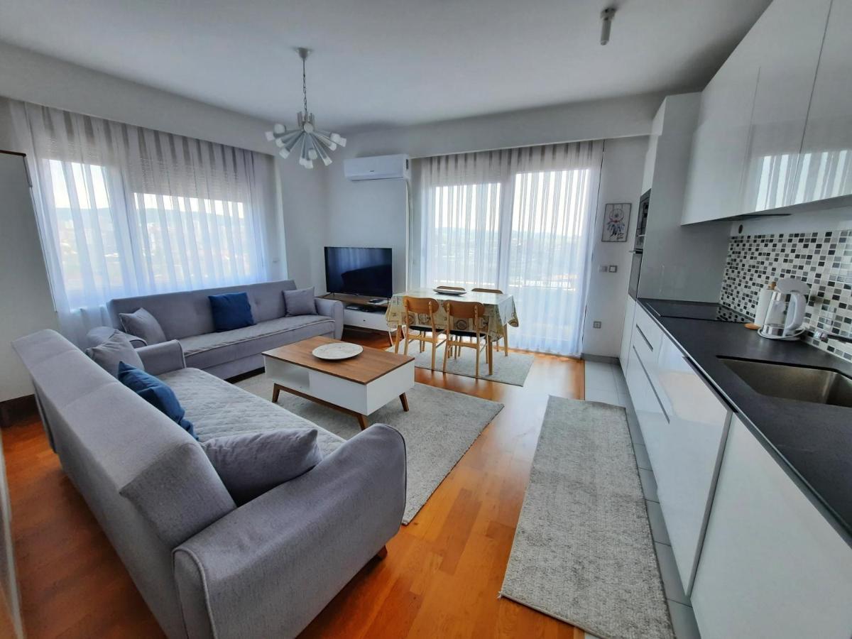 Luxury Sky View Apartment Priștina Exterior foto