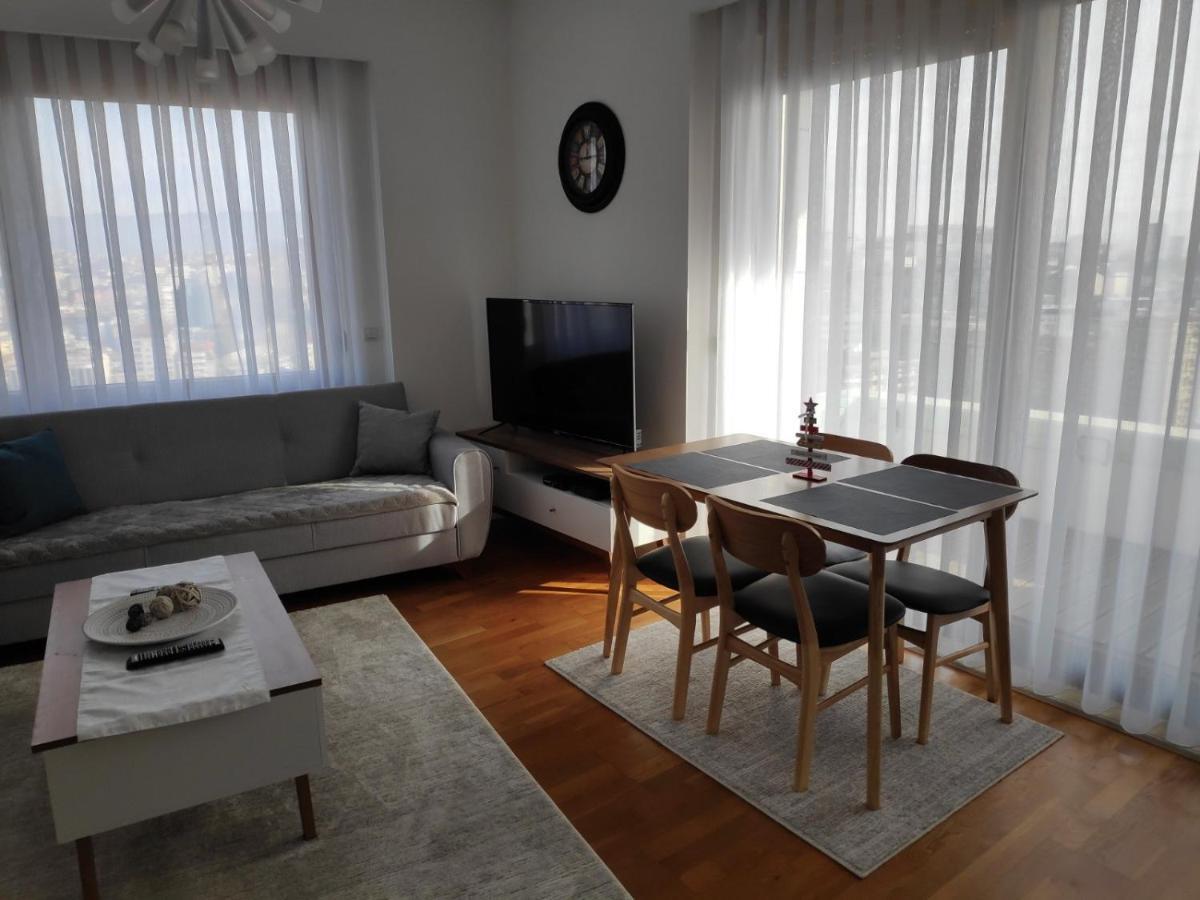 Luxury Sky View Apartment Priștina Exterior foto